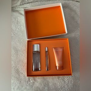 Clinique perfectly happy lotion and perfume set